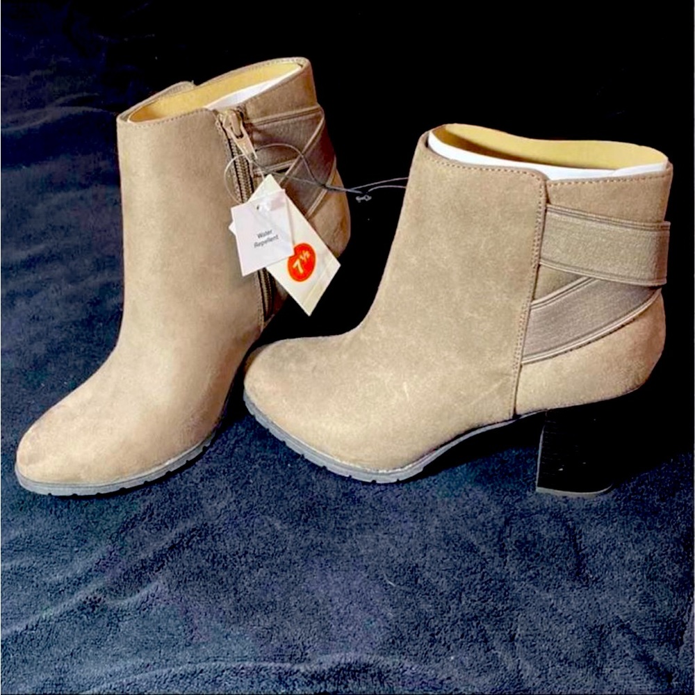 Suede booties 😍
